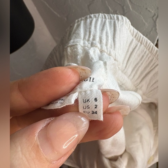 Anthropologie High Waist White and Pink
Embroidered Shorts size 2 100% cotton - Picture 5 of 13